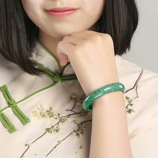 “玉碎”了到底是不是在挡灾?玉碎怎么做吉利,揭秘背后的秘密