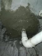 五路居卫生间管根部漏水怎么补救
