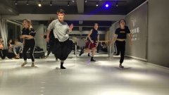 成人舞蹈培训 提供钢管舞、爵士舞、民族舞等课程