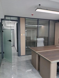 西安北客站全新复式办公室出租220平方带家具房东本人直租